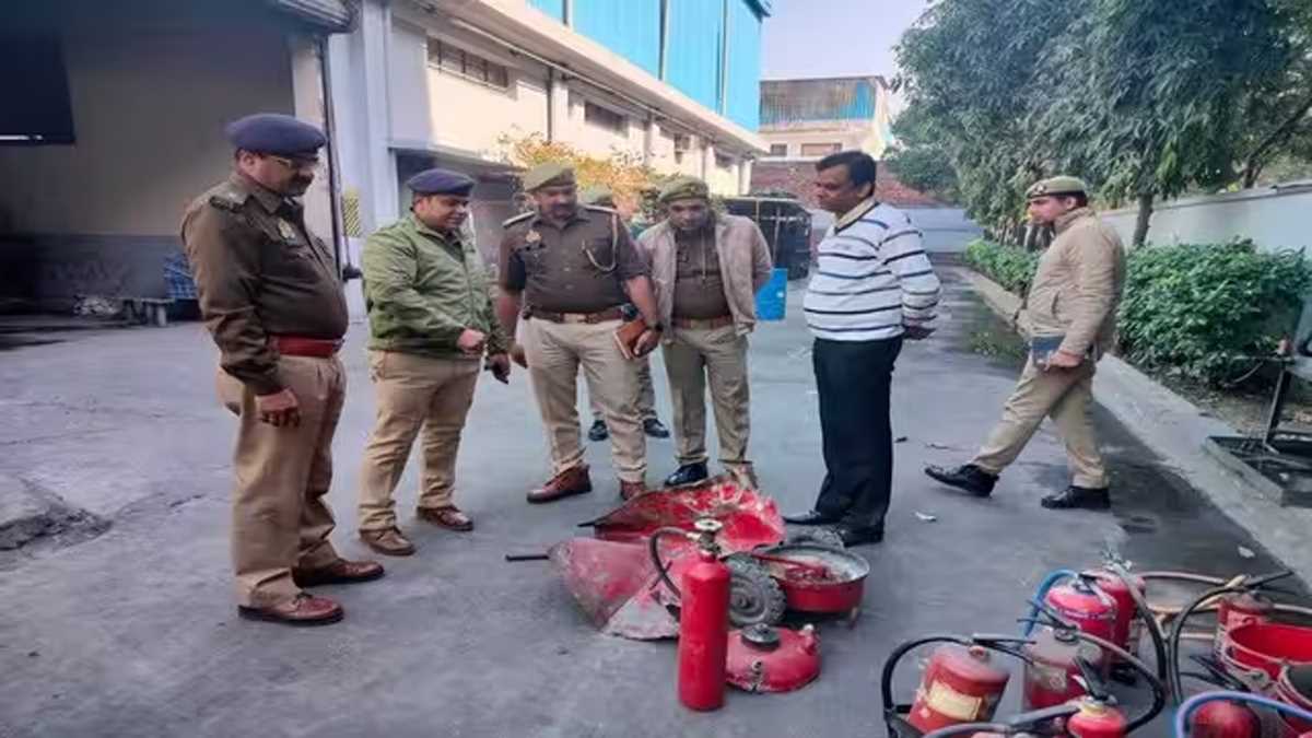 रबर की फैक्ट्री में लगी आग, तीन कर्मचारी झुलसे